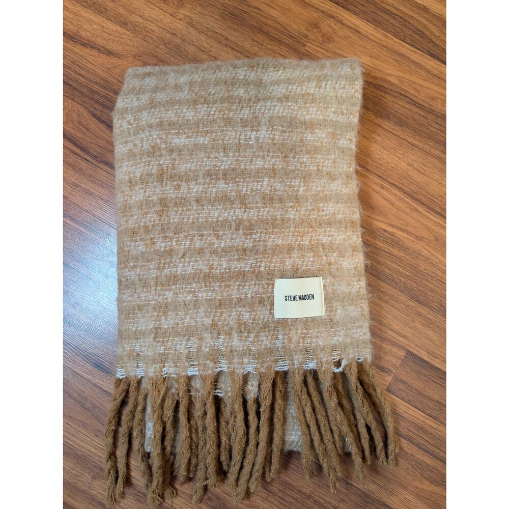Steve Madden Oversized Fringe Scarf Wrap Tan Minimalist Cozy Cottagecore Boho